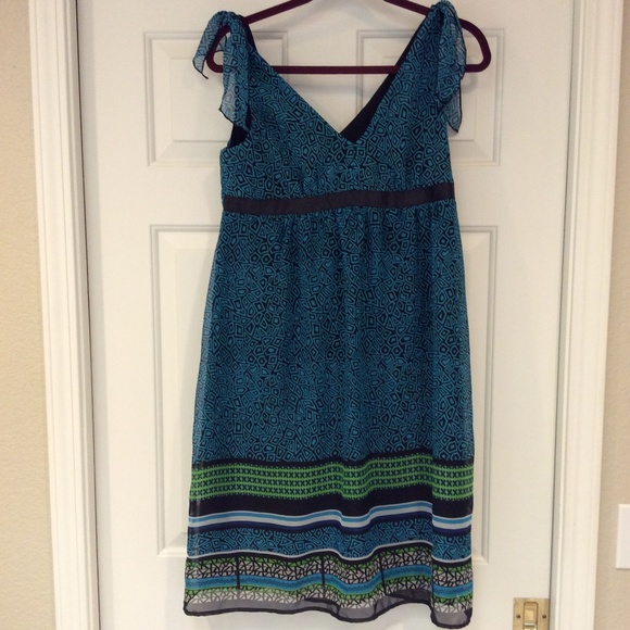Dresses & Skirts - Sleeveless Empire VNeck Dress Med Tied Shoulders